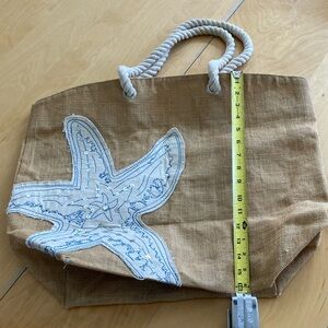 Starfish Woven Natural Tan Jute Beach Bag with rope straps in great condition